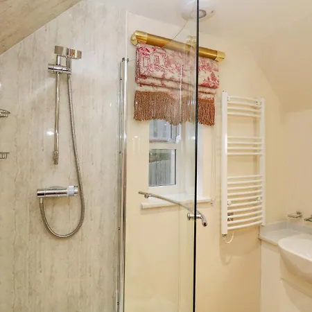 Moore Holiday home Millom