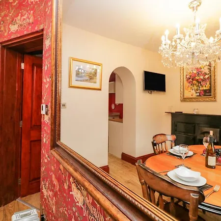Moore Holiday home Millom